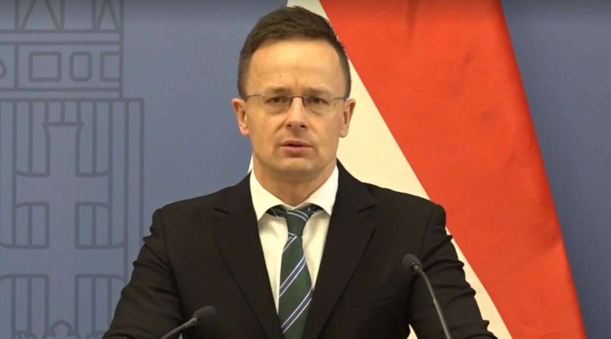 Újabb autóipari beruházást jelentett be Szijjártó 