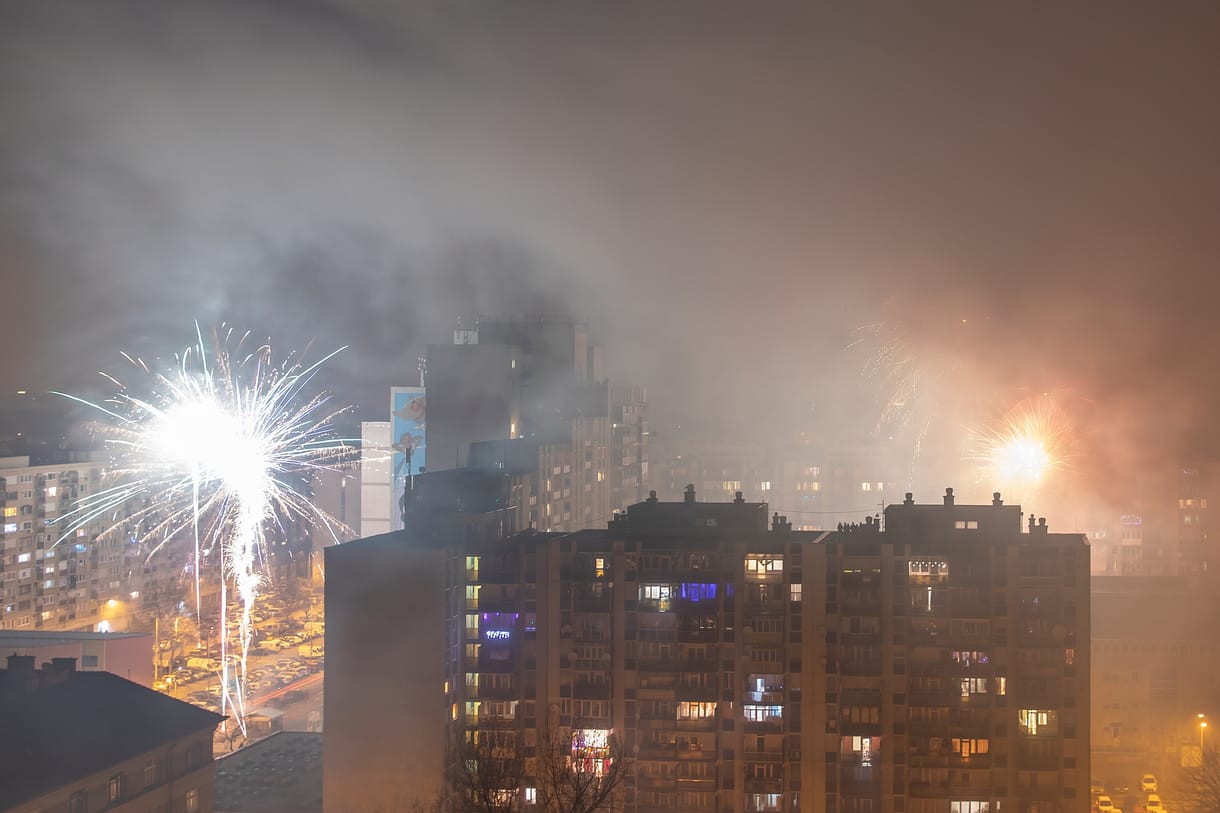 Rengeteg rendőr és tűzoltó megsérült, betiltanák a tűzijátékozást Németországban