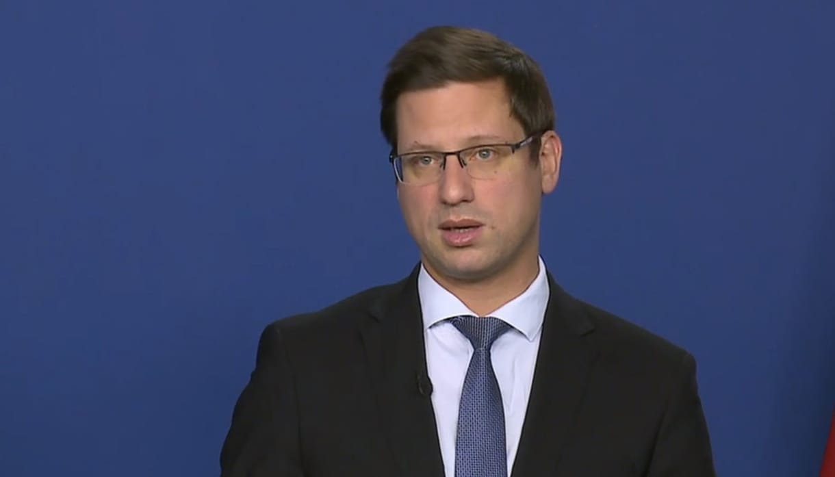 Gulyás: Júniusban kinyithatnak a mozik és a színházak