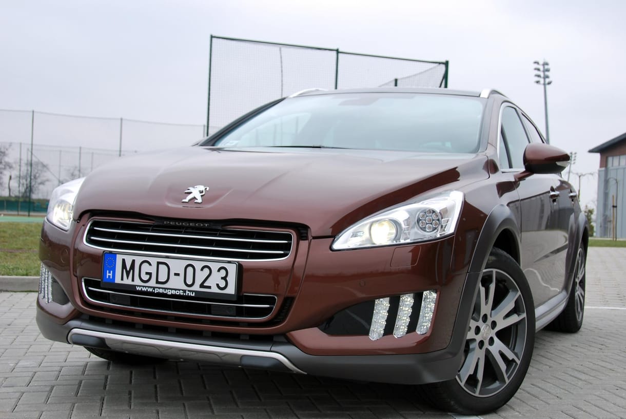 Peugeot 508 RXH-teszt: presztizshibrid francia módra