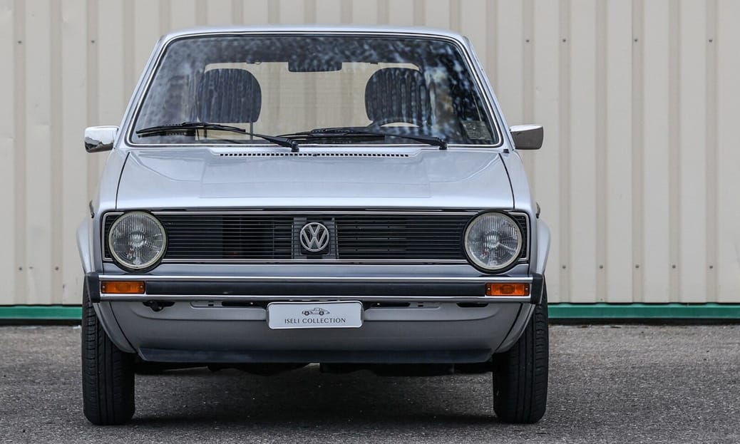 Szépen megöregedni: 47 éves luxus VW Golf vár új gazdára