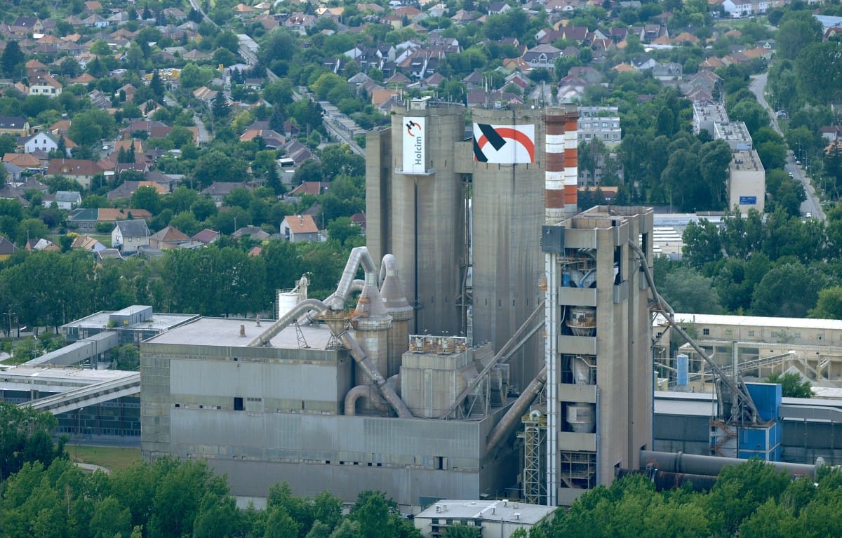 A Holcim kikéri magának, hogy elfoglalták a gyárát