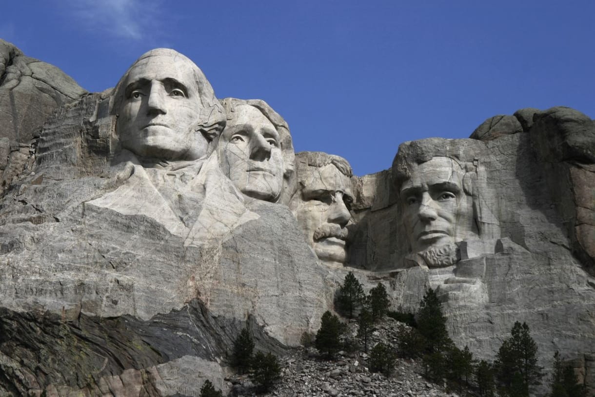 Tűzvész miatt lezárták a Mount Rushmore környékét