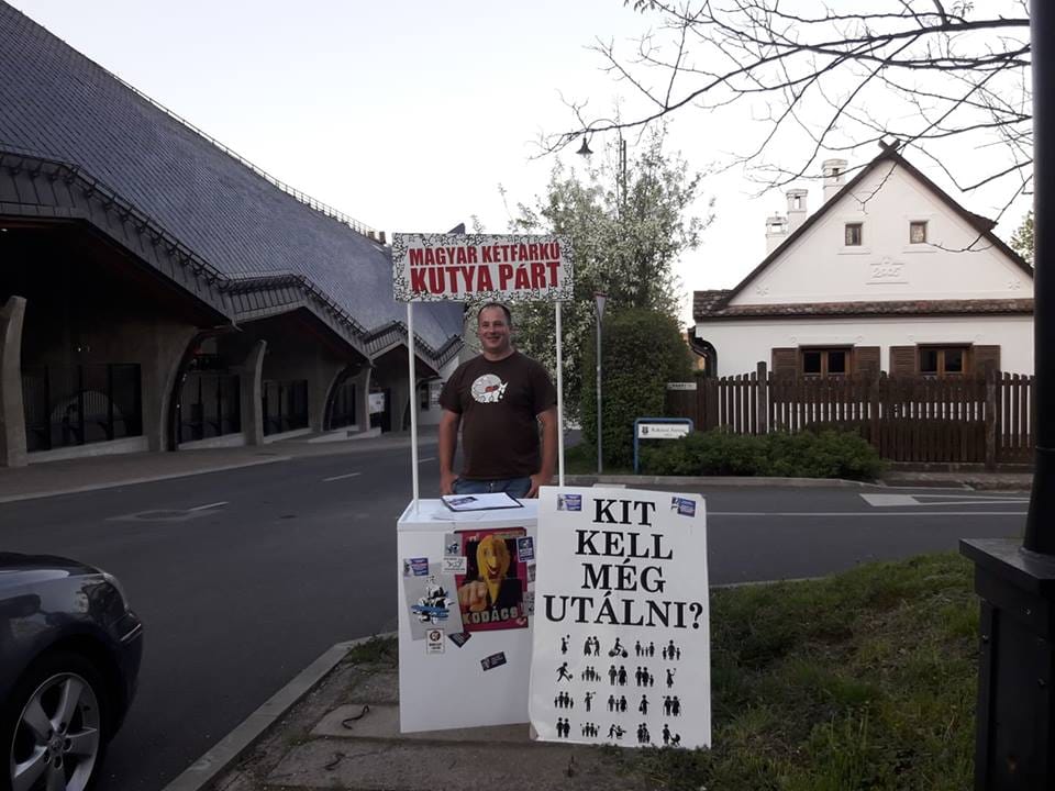 Felcsúton gyűjtöttek aláírást a kétfarkúak - fotók