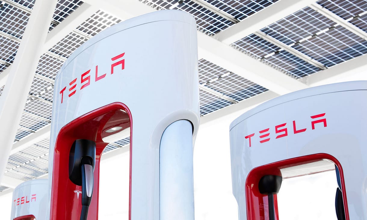 Újabb két magyar városban lesz Tesla Supercharger-állomás