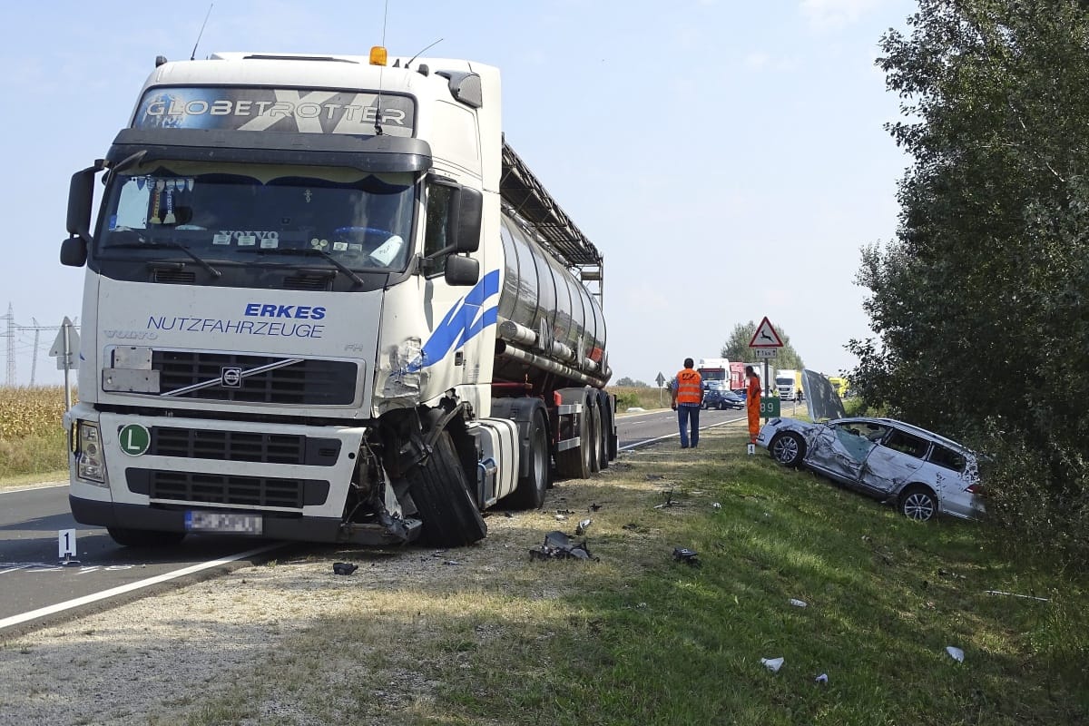 Halálos áldozata is van az Abony közelében történt hármas karambolnak
