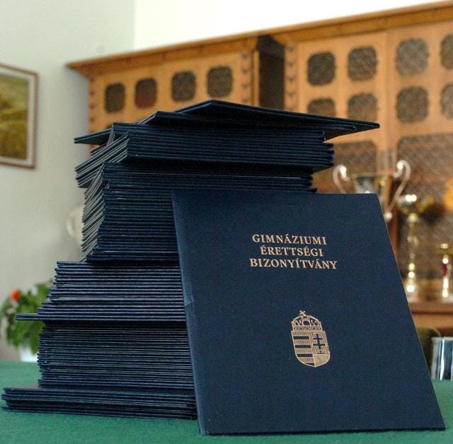 Érettségi: magyarírásbelikkel kezdődtek a vizsgák 