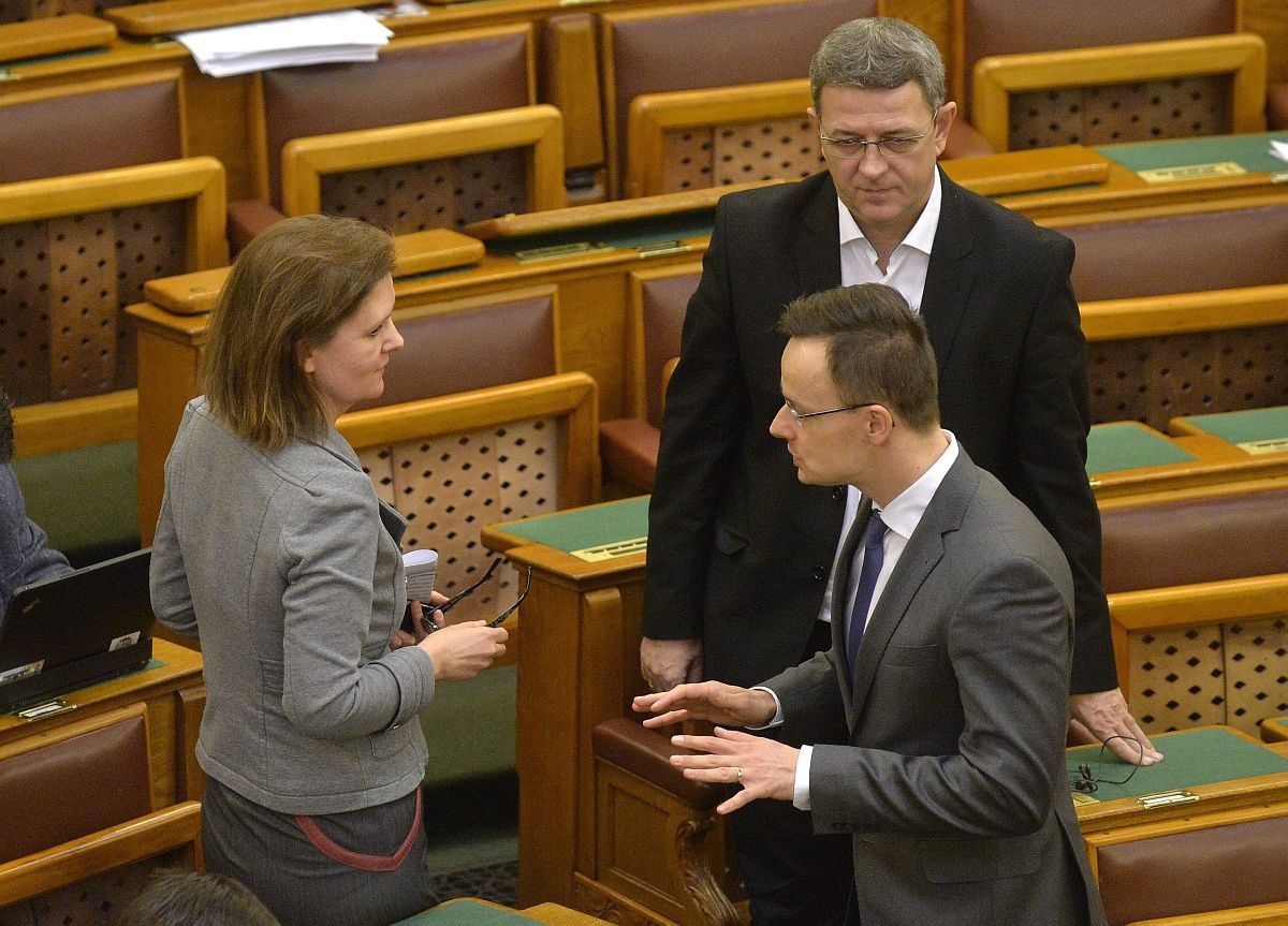 Jobbik: A kormány offshore cégekkel üzletel, törvényt sért