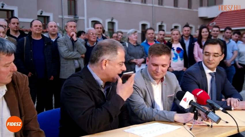 Videó: Orbán Viktort kihangosították, és a legváratlanabb helyzetben hellóval köszönt