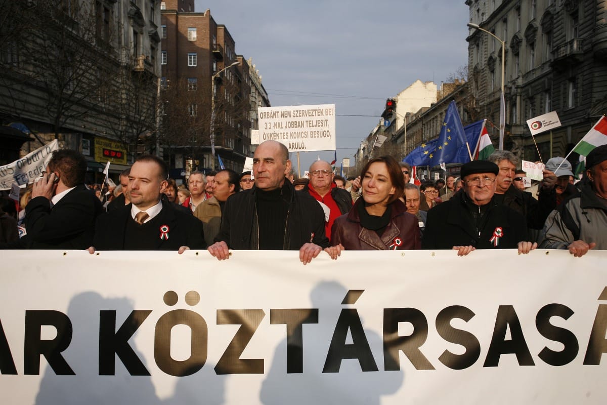 Népszavazással gyengítenék meg Orbán rendszerét – percről percre