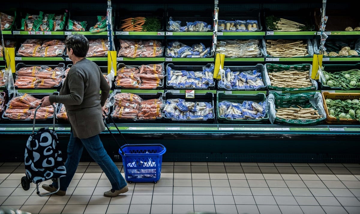 Tömegesen jelentenének beteget a Tesco-dolgozók