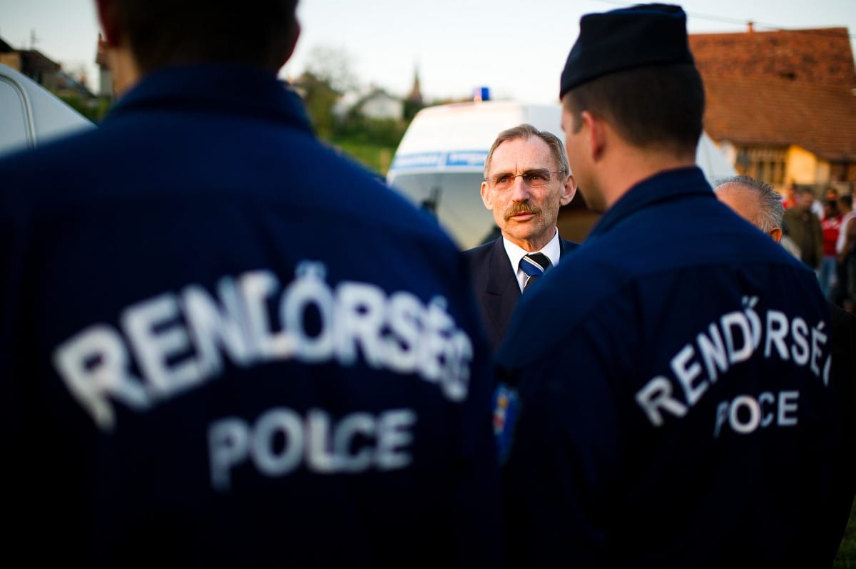 Pintér: 154-en jelentkeztek eddig a szenior rendőrökhöz