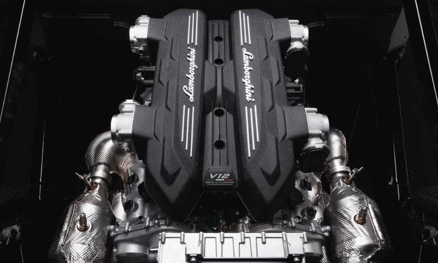 Szívó V12 és három villanymotor az 1000 lóerős új Lamborghiniben