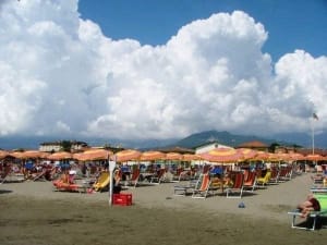 Elrejthető minitrezort találtak ki a strandolóknak