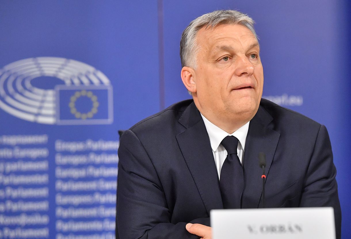 Tóta W.: Bátor Sir Orbán