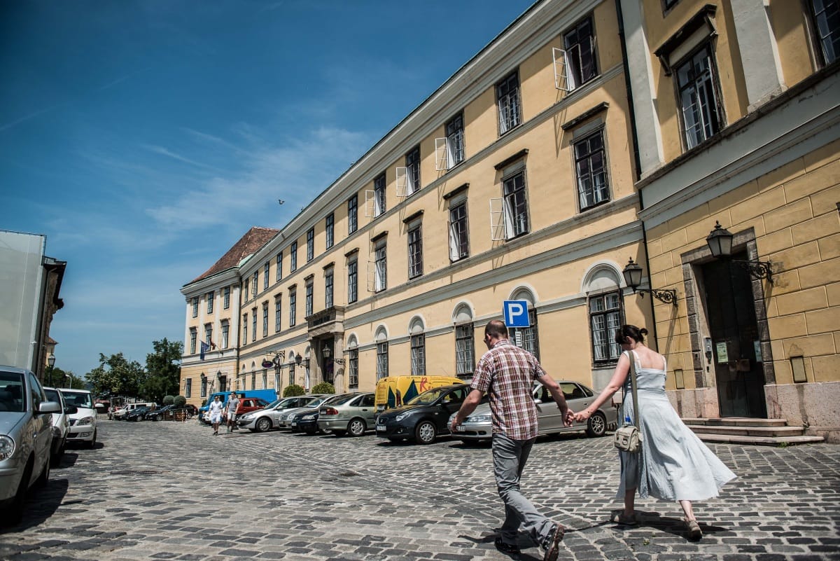 Orbán dolgozószobájában jártunk