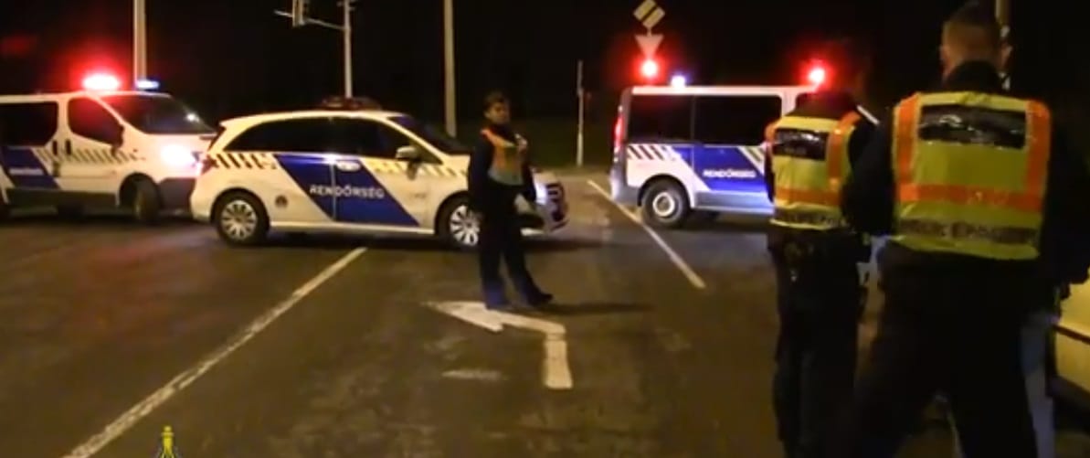 Lecsaptak éjjel a rendőrök az illegális gyorsulási versenyekre - akciófilmszerű videó