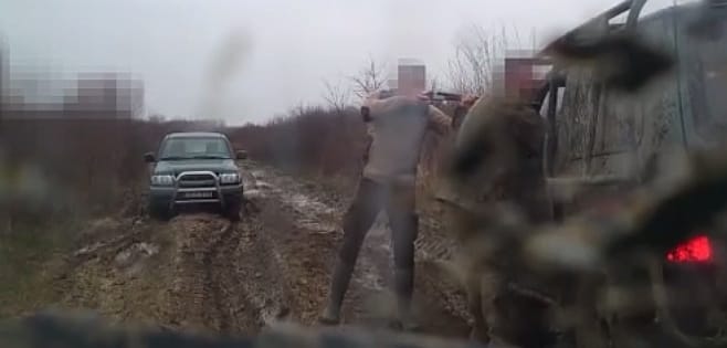 Rejtélyes fegyveres videó ügyében nyomoz a rendőrség Vas megyében