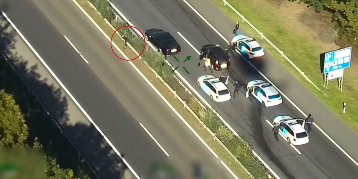 Autós üldözés volt az M5-ösön, rendőrségi helikopterről vették videóra a grúz embercsempész menekülését