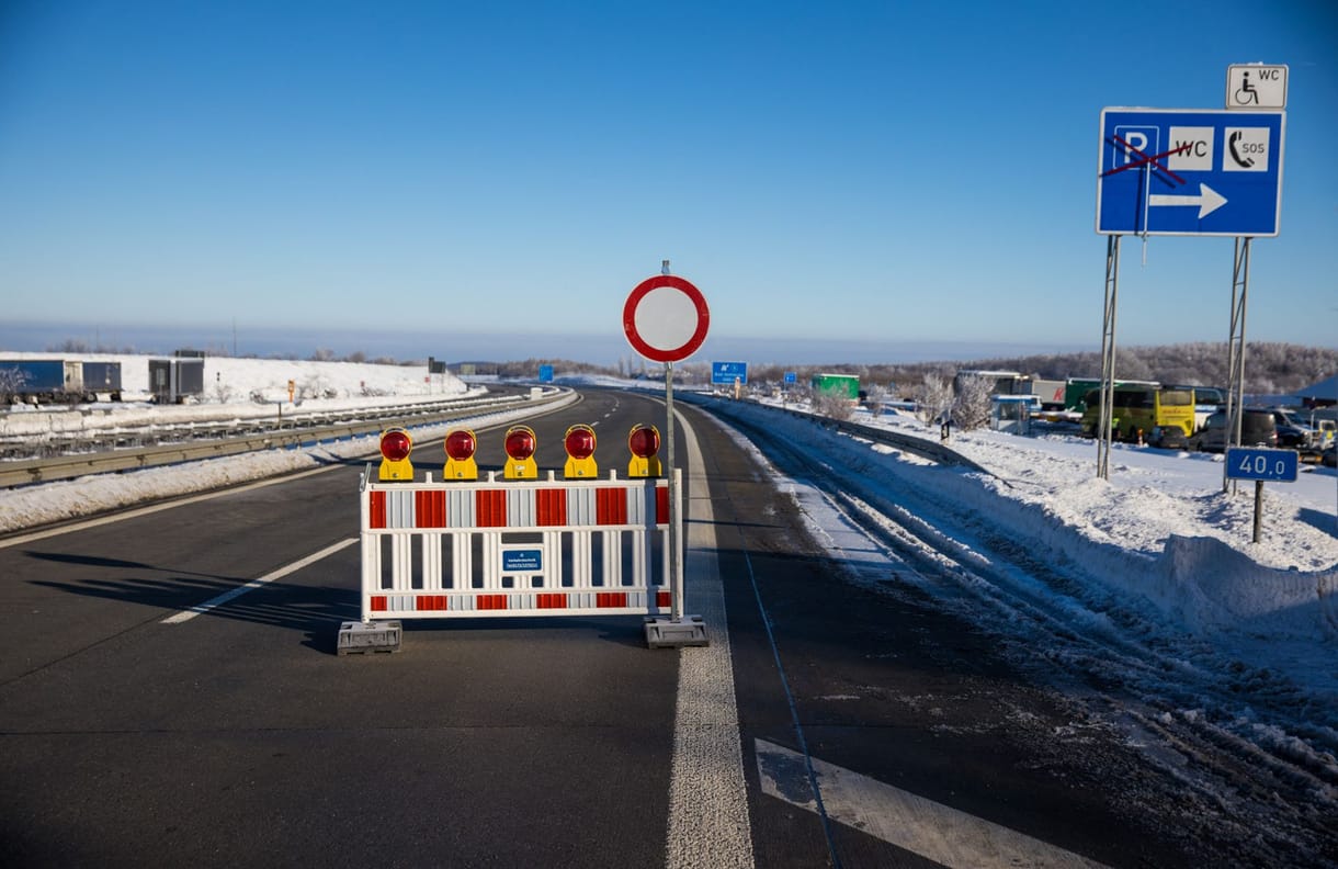 Nem zárják le a határt a járvány miatt Csehország és Ausztria között