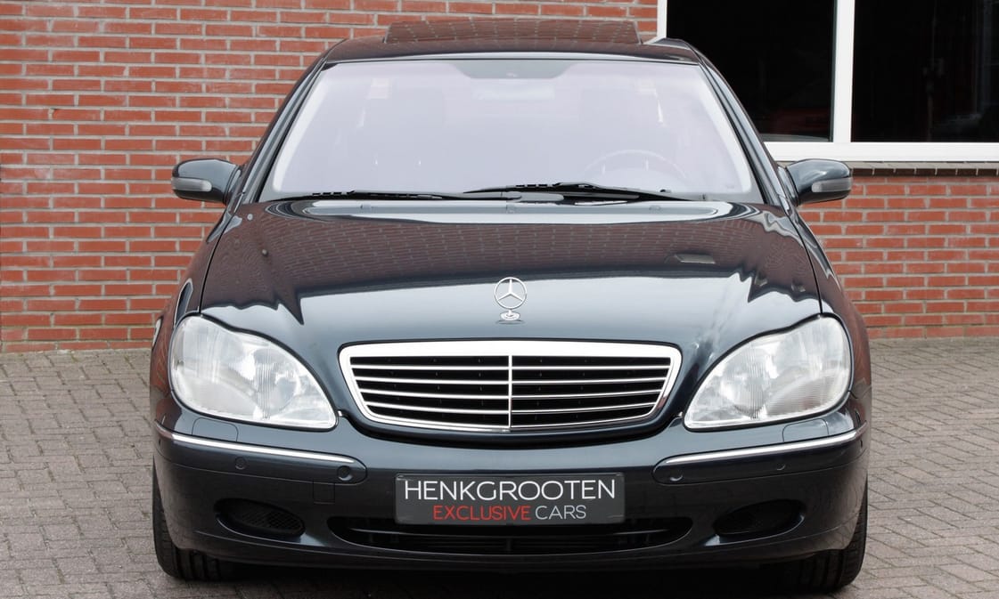 Nem elírás: csak 720 kilométer van ebben a 22 éves eladó Mercedes S500-ban