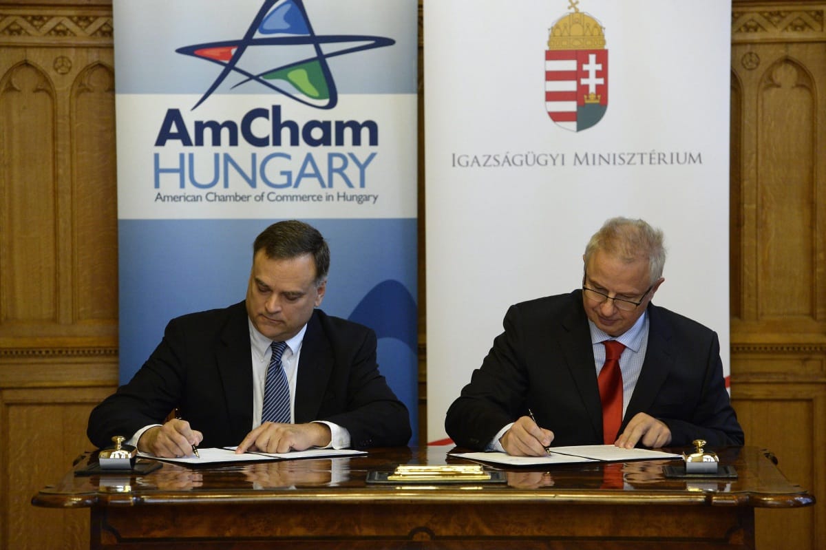 A kitiltási botrányról inkább nem beszéltek az AmCham és az IM találkozóján