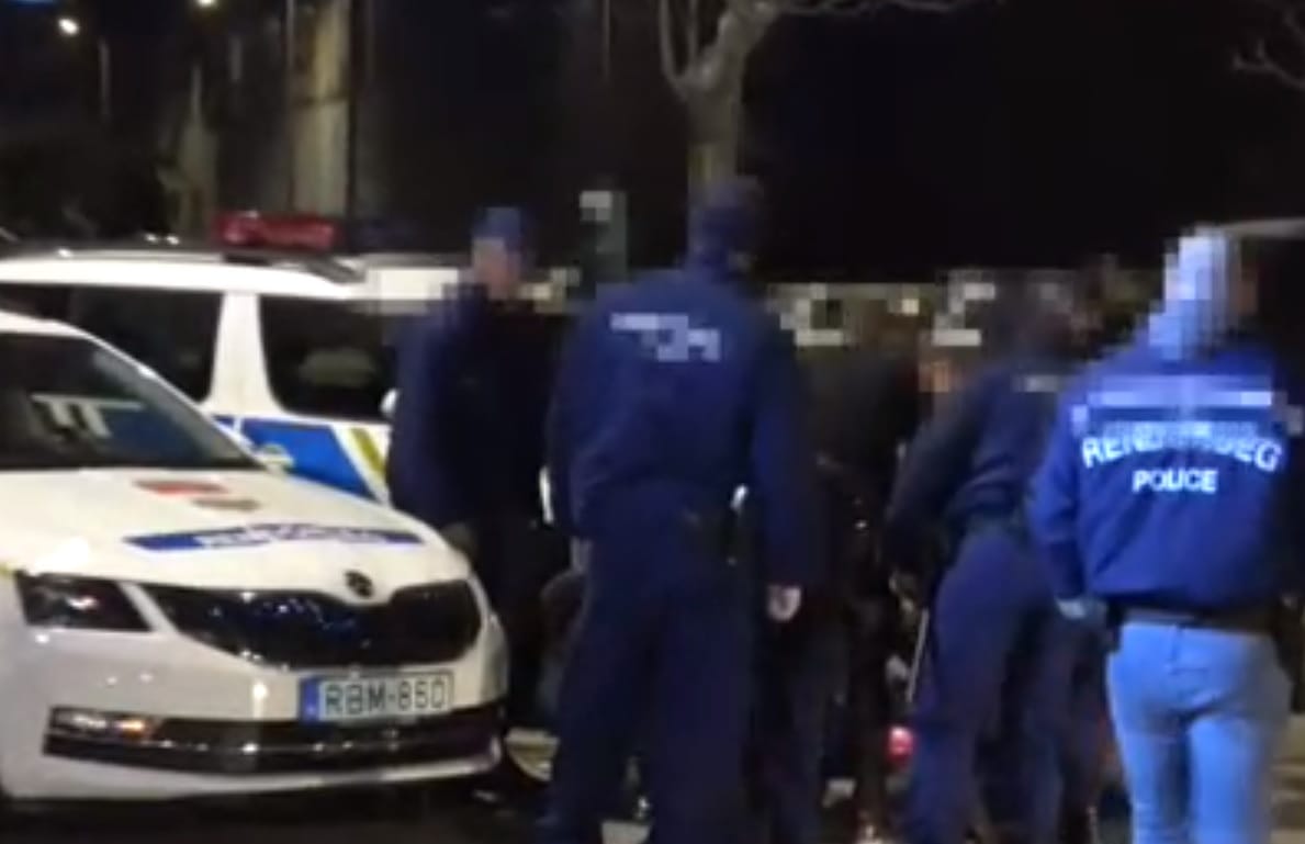 Bombariadó miatt vége lett a koncertnek, az utcán verekedni kezdett a közönség Szombathelyen