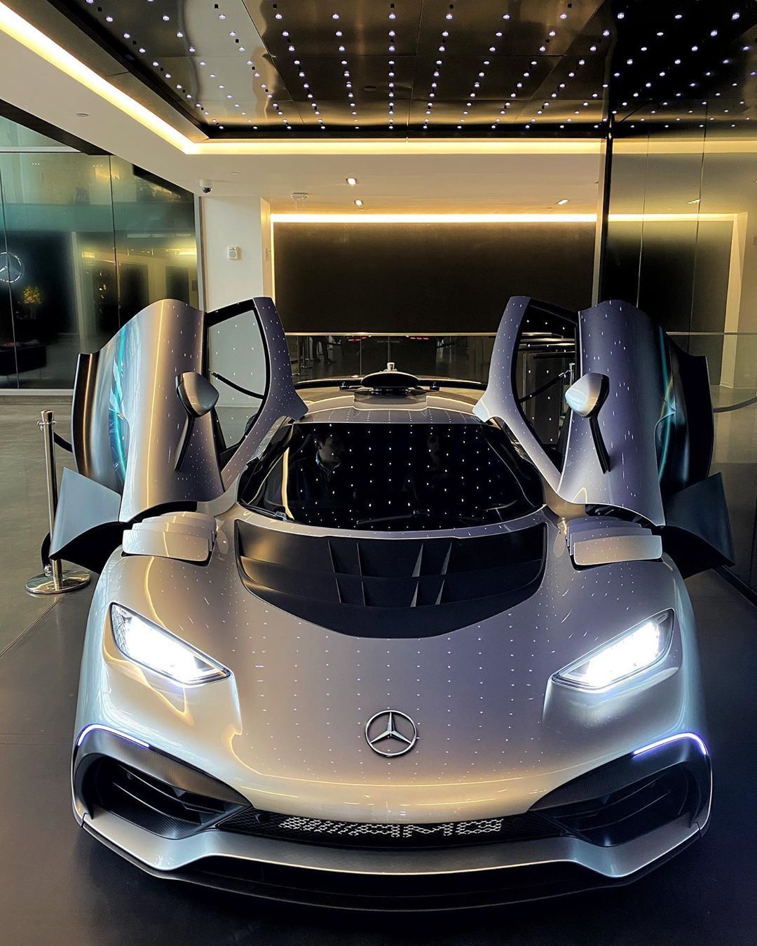 Mark Wahlberget elvarázsolta a Mercedes-AMG One