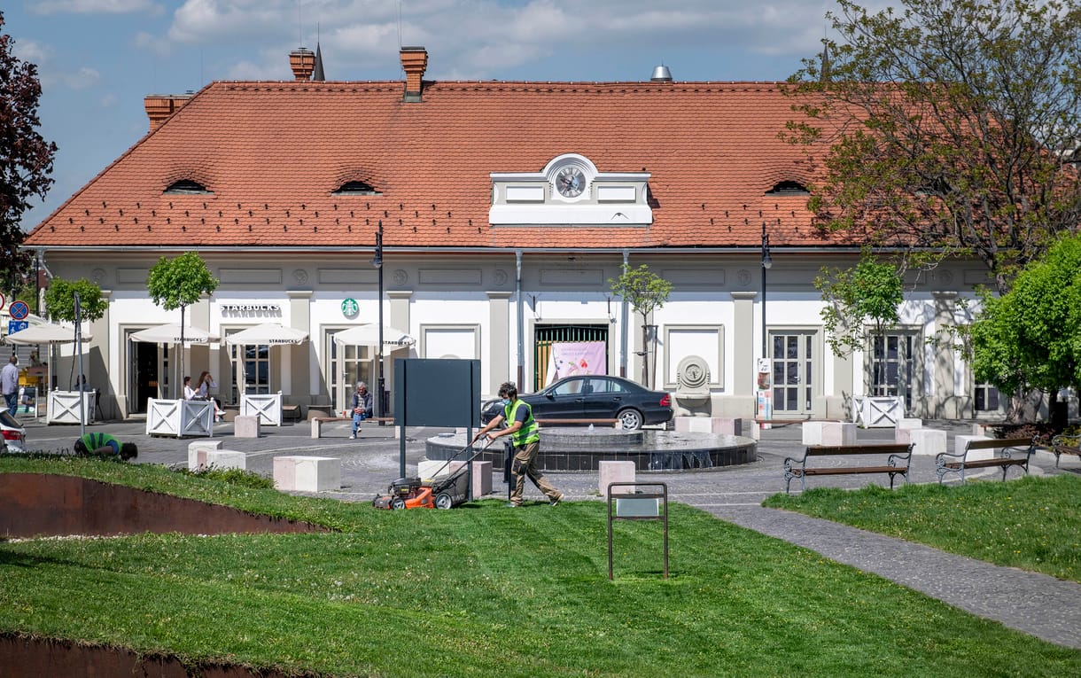 Addig vitázott Óbuda Tiborcz volt üzlettársával egy piac miatt, hogy inkább eladta egy másik NER-vállalkozónak