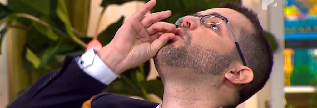 Élő adásban vett be egy üveg homeopátiás altatót Novák Hunor 