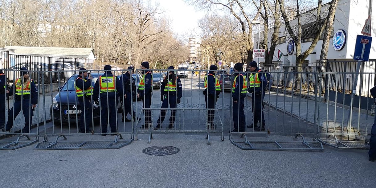 Antifasiszták és a rendőrök várták a Városmajorban a szélsőjobboldali megemlékezőket