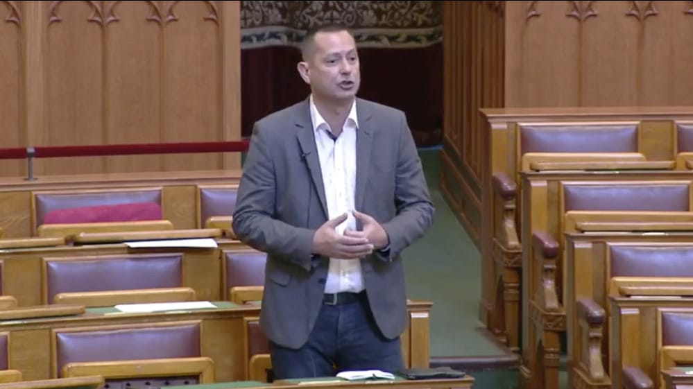 Sapkát húzna a fürdőbelépőkre is az MSZP