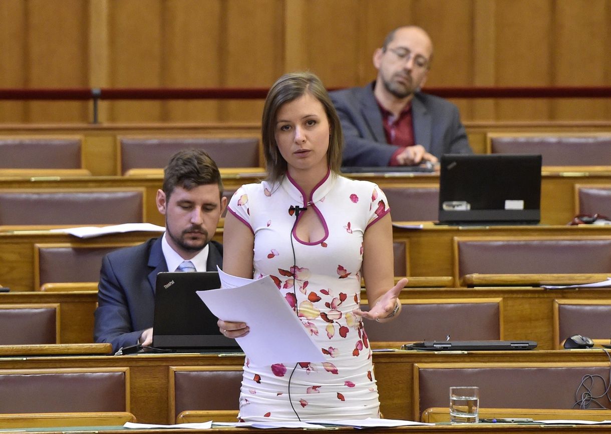 Jókorát törlesztett Dúró Dóra