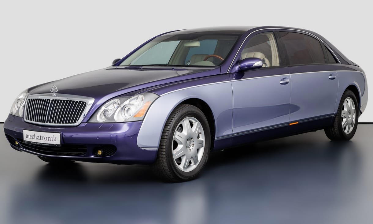 Côte d'Azur kékben pompázik ez a luxust kimaxoló gigantikus Maybach 62 limuzin