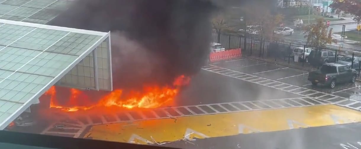 Felrobbant egy jármű az amerikai-kanadai határon a Niagara-vízesésnél