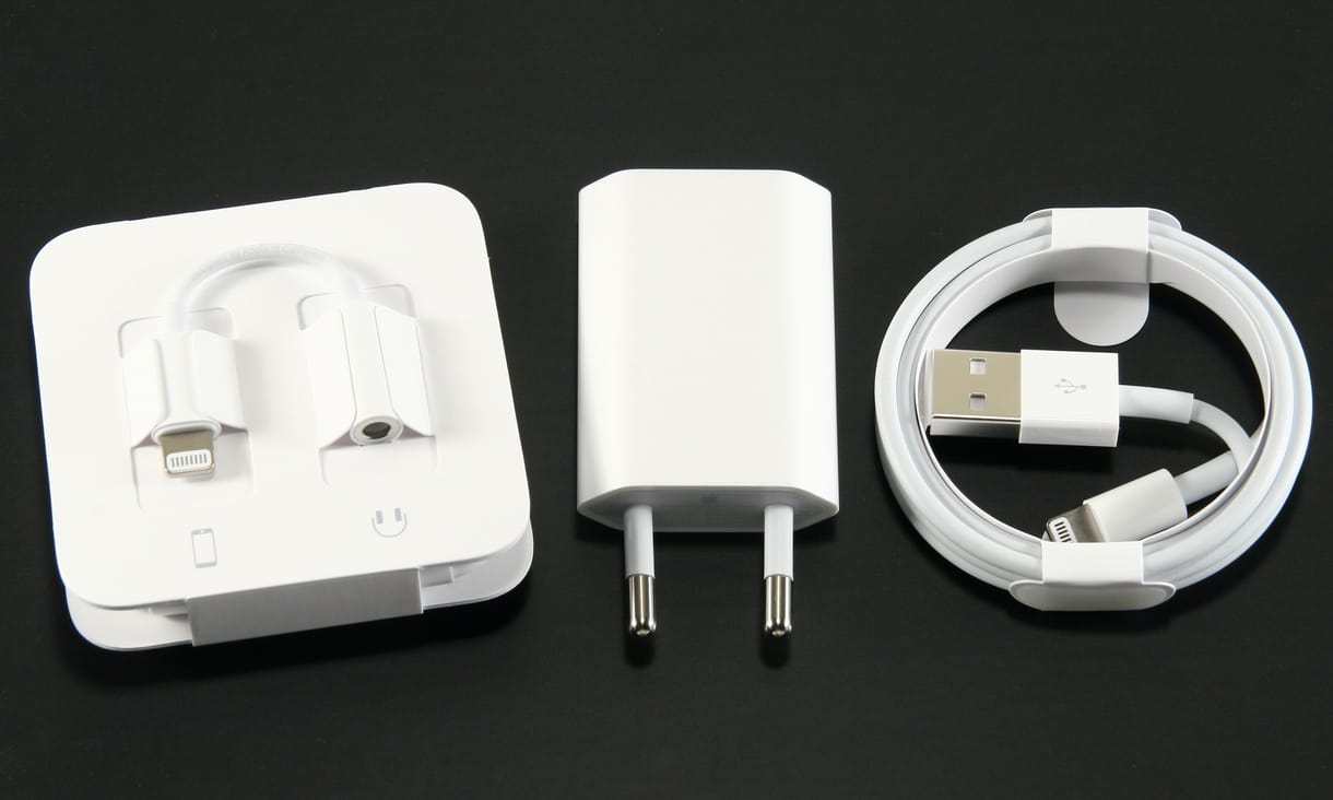 Az Apple száműzte a kínálatból az egyik leggyűlöltebb iPhone-kiegészítőt