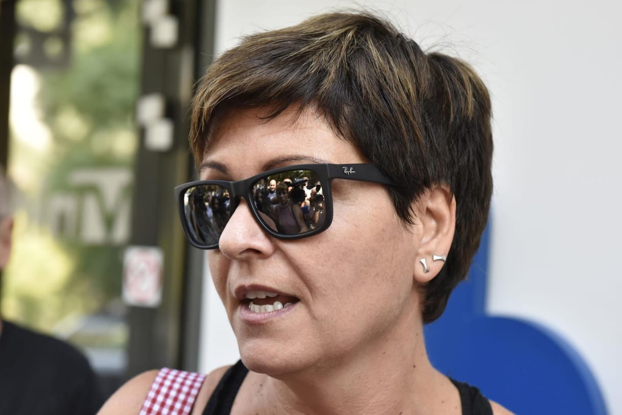 Fejlevágással, a családja kiirtásával fenyegették meg Kálmán Olgát a Facebookon, feljelentést tett