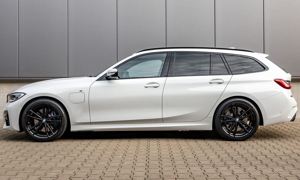 Nagyon finom, szolid tuningot kapott a zöld rendszámos 3-as kombi BMW