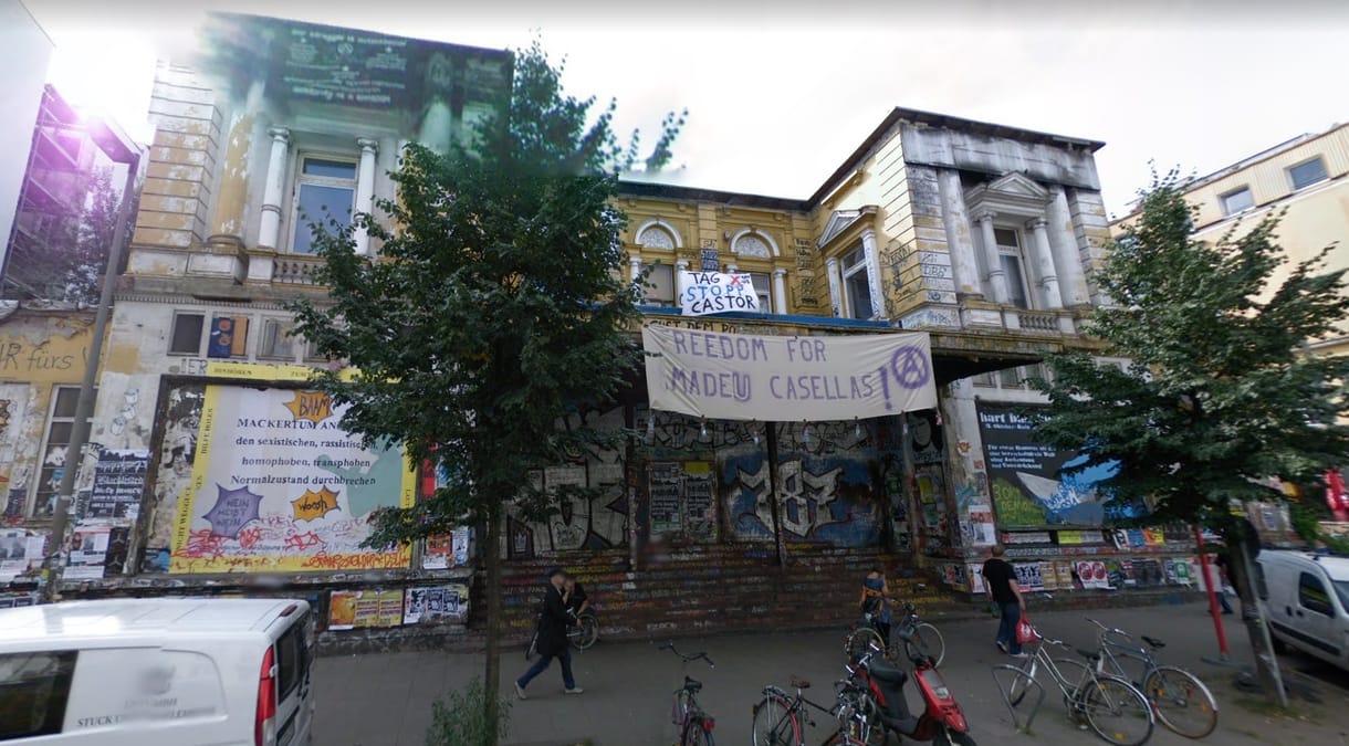 Az M1 migránstanyaként tálalja Hamburg bulinegyedét