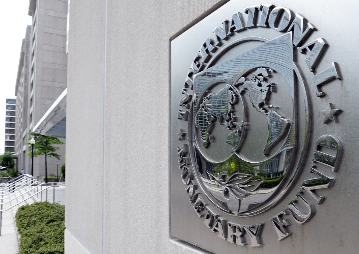 Az IMF elől térhetne ki Orbán az azeri násztánccal