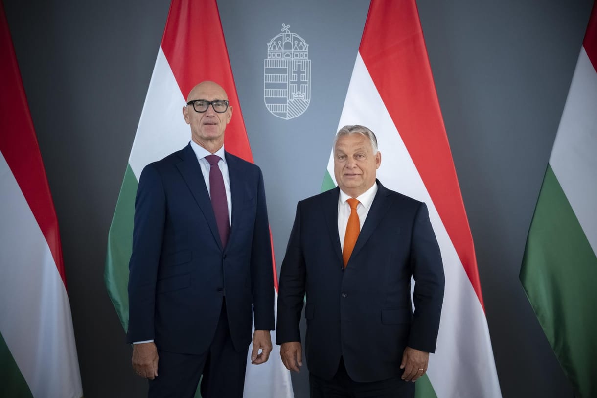 Orbán ígéretet tett a Telekomnak: januártól egy, 2025-től még egy különadót kivezetne