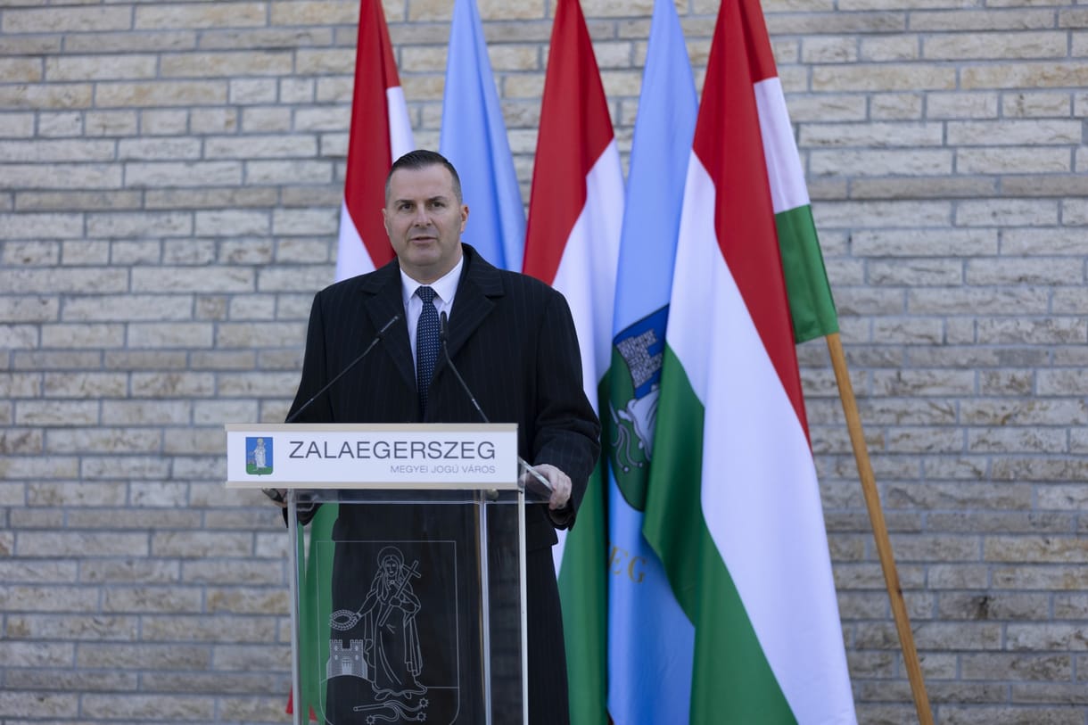 Kiakadt Zalaegerszeg fideszes polgármestere, mert az újságokból tudta meg, hogy bezárnak hat postát a városban