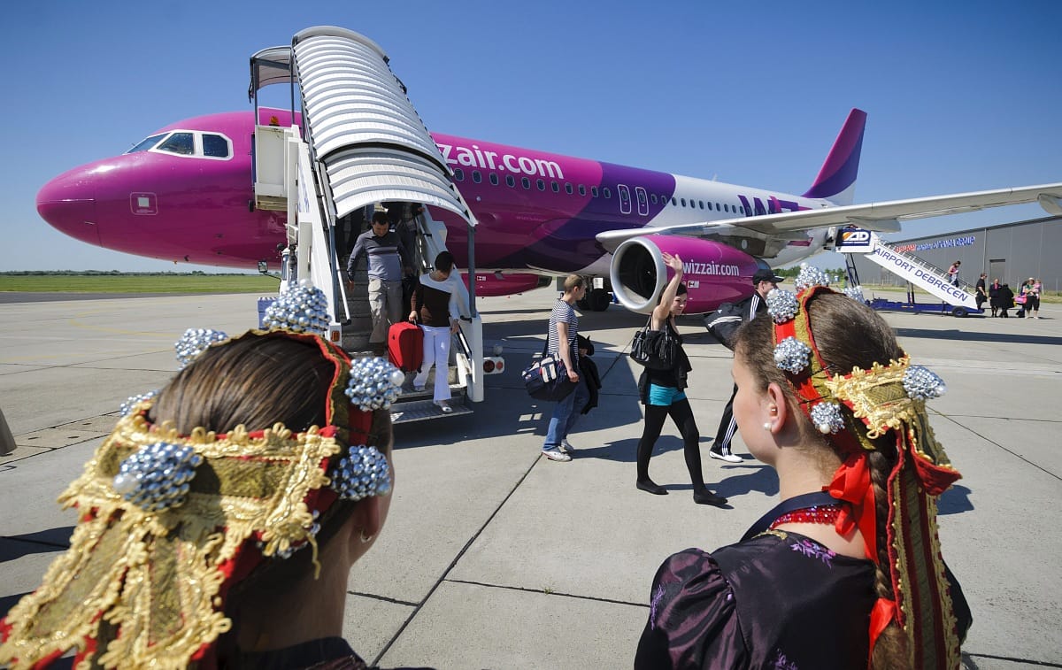 Fizetős lesz a kézipoggyász a Wizz Air járatokon