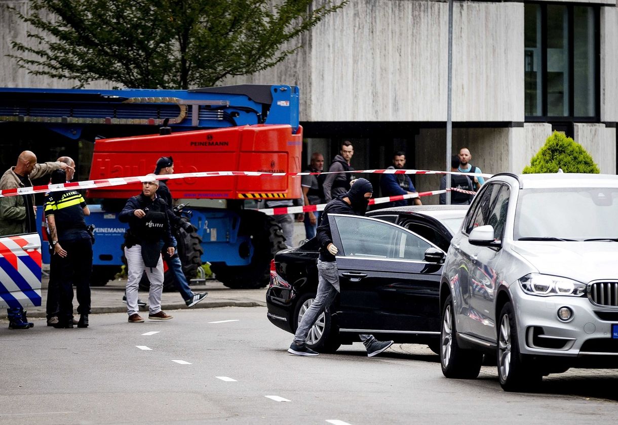Túszt ejtett egy férfi a holland közszolgálati rádió épületében