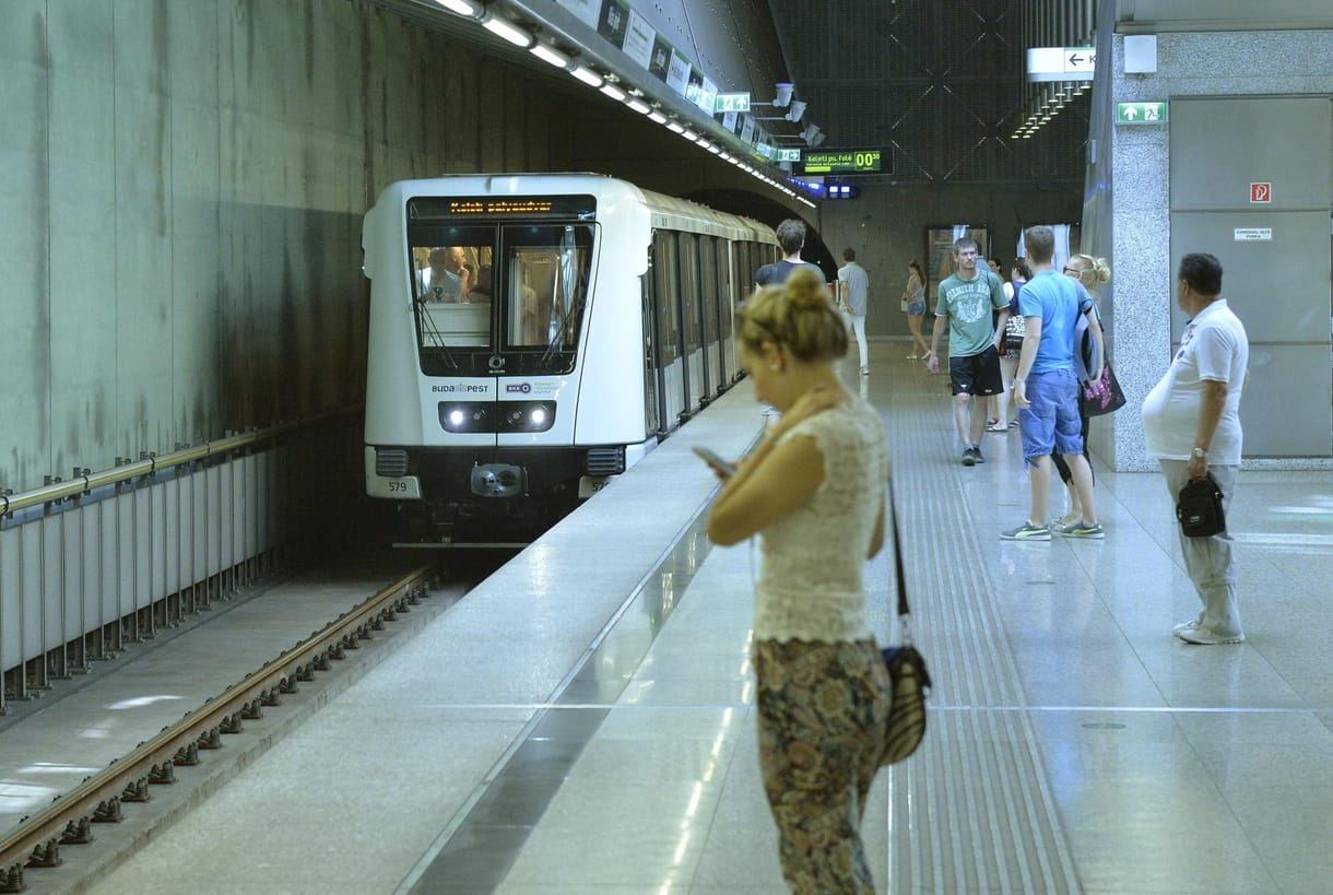 Ettől megjön a kedve a metrózáshoz: minikoncertek lesznek az M4 állomásain