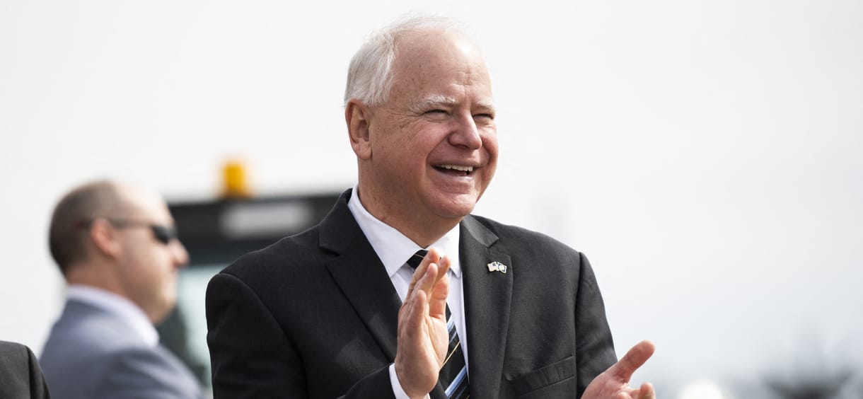 A progresszívek favoritjával vág neki Kamala Harris a kampánynak, Tim Walzot választotta alelnökjelöltnek