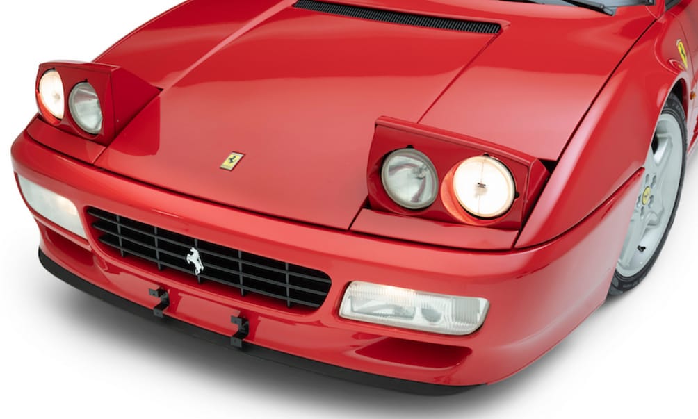 Alig használt régi bukólámpás Ferrari vár új gazdára