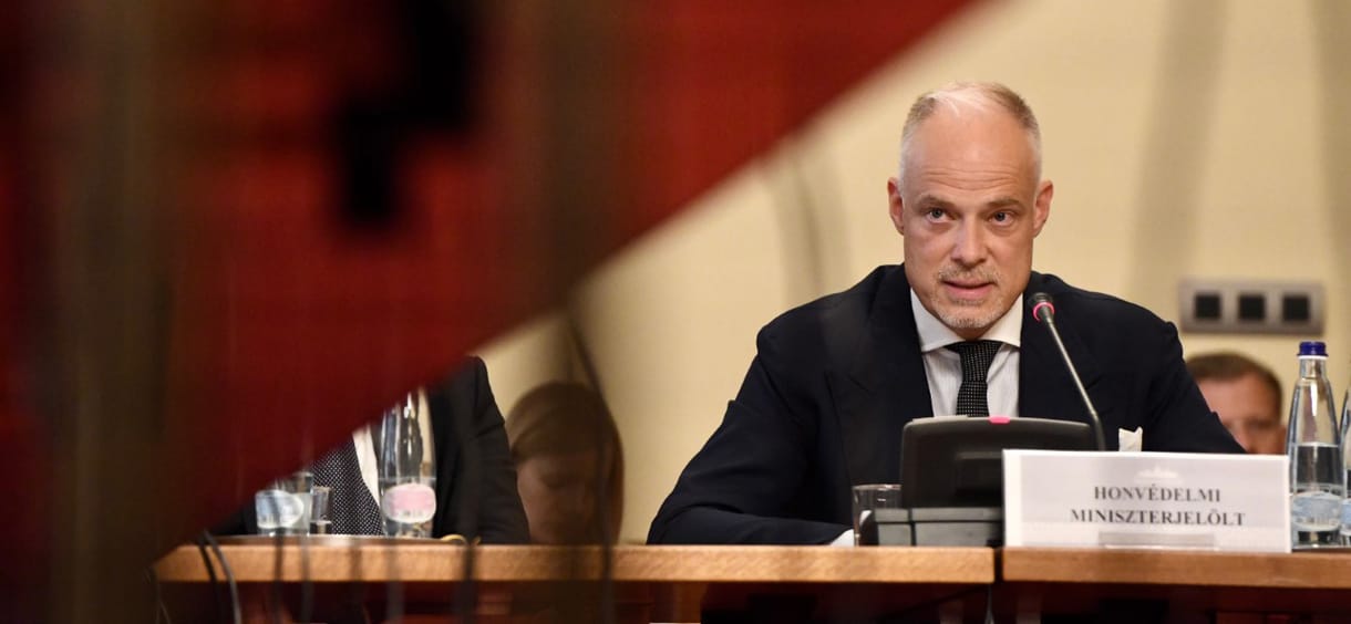 Katonai menetoszlopra figyelmeztet a HM