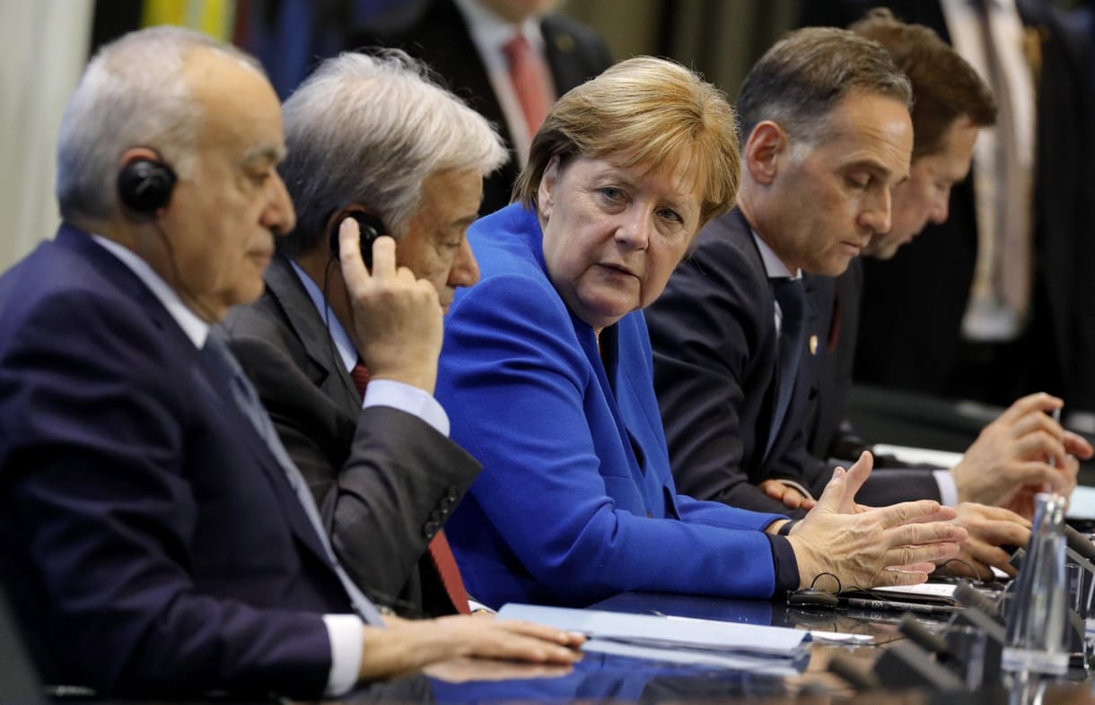 Angela Merkel második koronavírustesztje is negatív lett