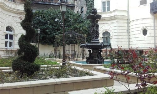 7 milliárdért árulják a volt miniszterelnök pesti villáját